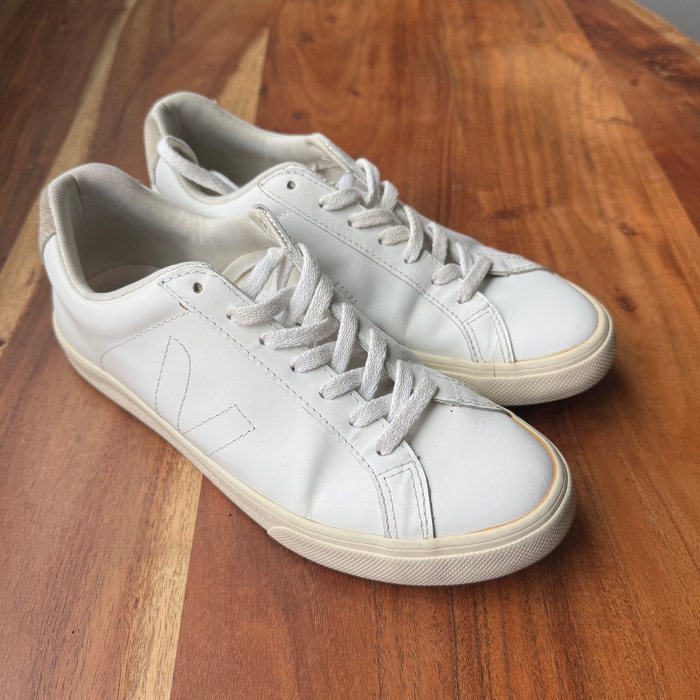 Veja Esplar White Leather Sneakers - Women’s Size 8